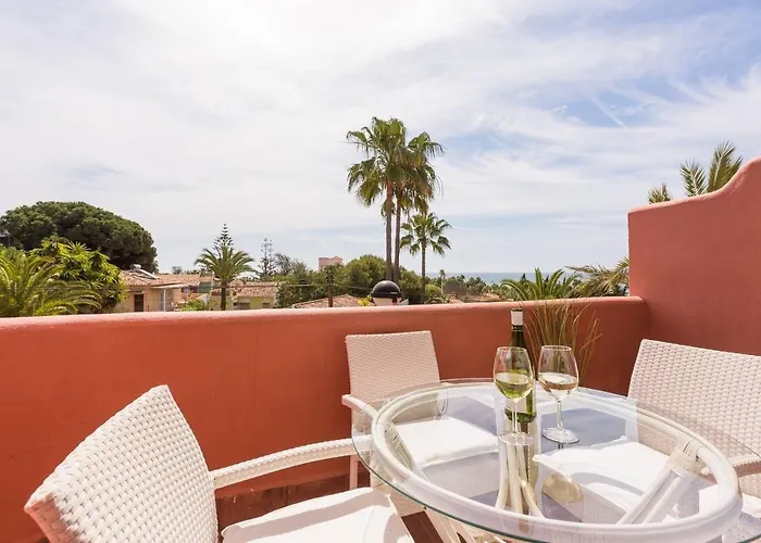 Alvarito Playa Front Apartament Marbella